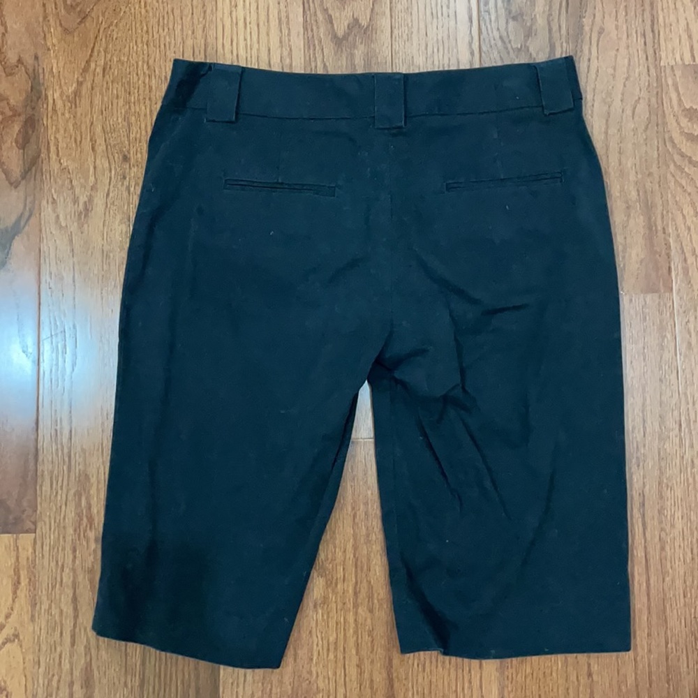 Express Editor fit black Bermuda shorts size 2 - Picture 2 of 3